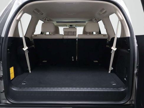 Used 2020 Lexus GX 460 Premium w/ Premium Package AWD/4WD image 13