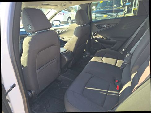 Used 2019 Chevrolet Malibu LS image 12