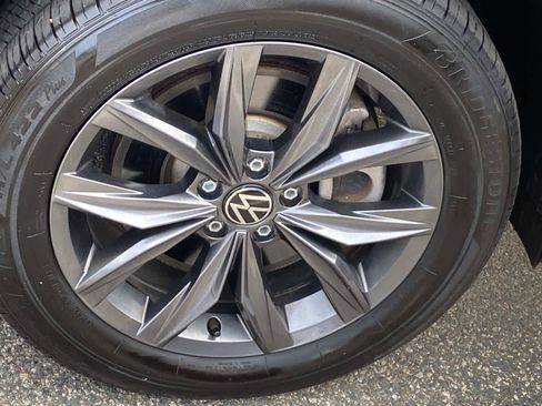 Used 2023 Volkswagen Tiguan SE AWD/4WD image 23