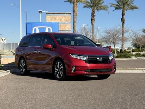 Used 2023 Honda Odyssey Touring image 4