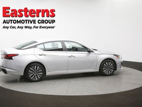 Used 2024 Nissan Altima 2.5 SV FWD image 42