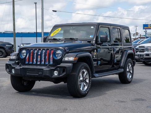 Used 2020 Jeep Wrangler Unlimited Sahara AWD/4WD image 3