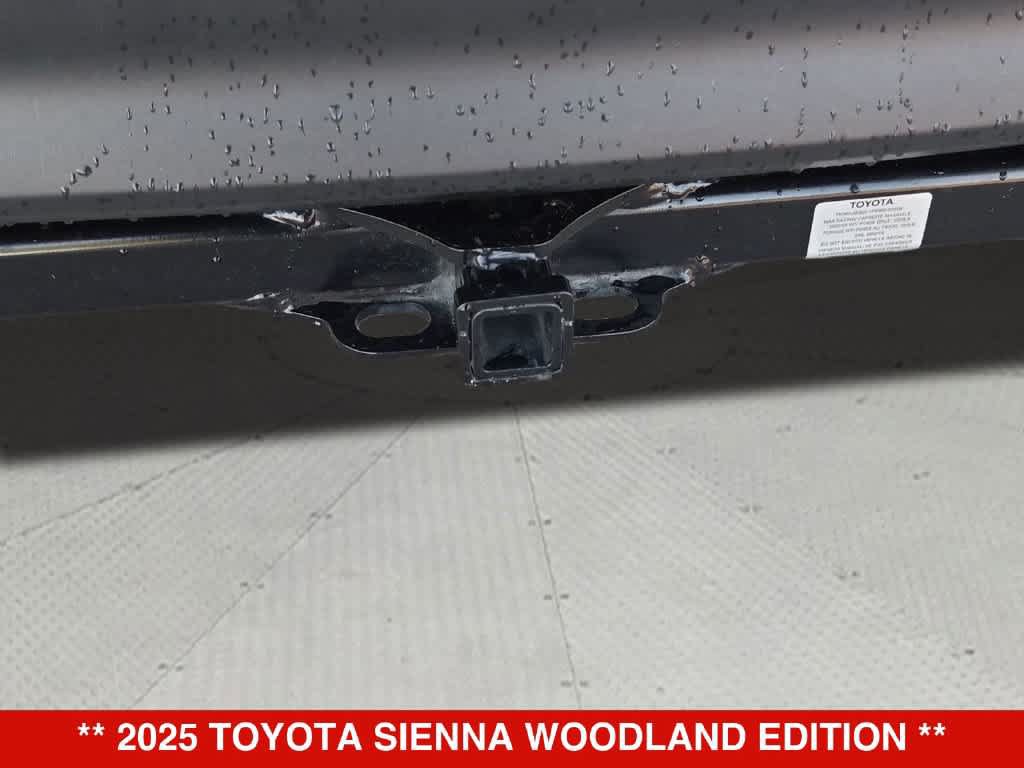 Used 2025 Toyota Sienna XLE Woodland Edition AWD/4WD image 35