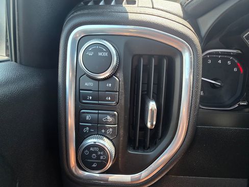 Used 2021 GMC Sierra 1500 SLT w/ SLT Premium Plus Package AWD/4WD image 17