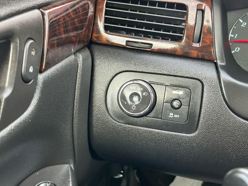 Used 2015 Chevrolet Impala LTZ image 19