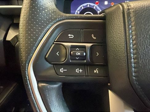 Used 2025 Toyota 4Runner Limited image 18