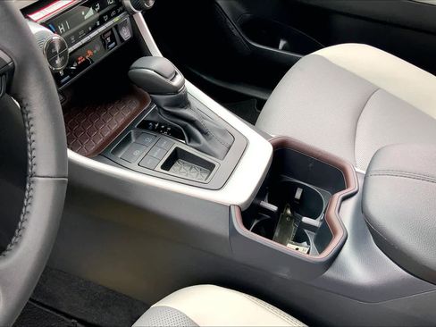 Used 2025 Toyota RAV4 Limited image 16