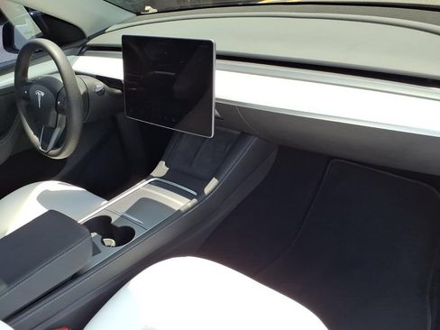 Used 2025 Tesla Model Y Performance AWD/4WD image 11