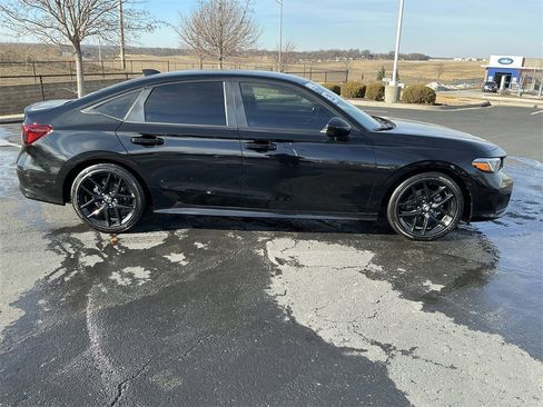 Used 2025 Honda Civic Sport image 2