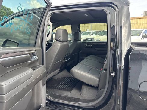 Used 2025 Chevrolet Silverado 3500 LTZ w/ LTZ Convenience Package AWD/4WD image 6