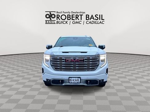Used 2023 GMC Sierra 1500 Denali w/ Denali Reserve Package AWD/4WD image 3