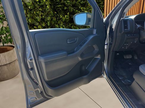 Used 2022 Nissan Frontier S image 18