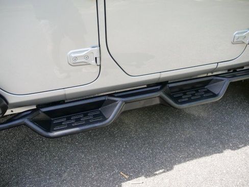 Used 2024 Jeep Wrangler Unlimited Rubicon w/ Technology Group image 47