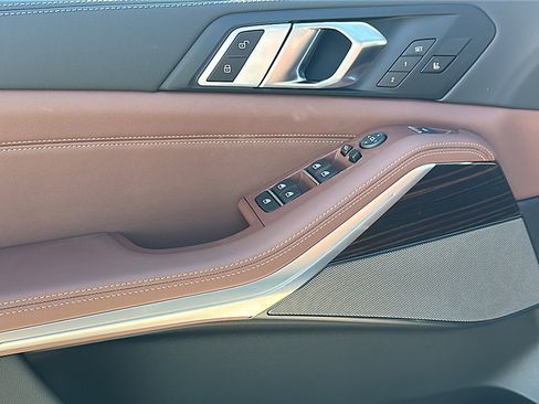 New 2026 BMW X5 xDrive40i w/ Climate Comfort Package image 13