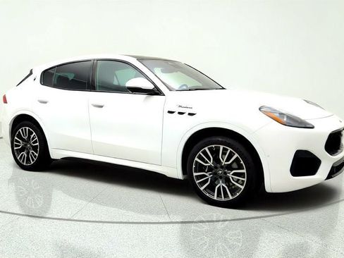 Used 2023 Maserati Grecale Modena AWD/4WD image 3