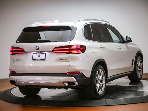 Used 2024 BMW X5 xDrive50e w/ Premium Package AWD/4WD image 5