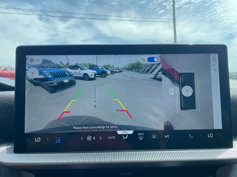 Used 2025 Ford Explorer ST image 6