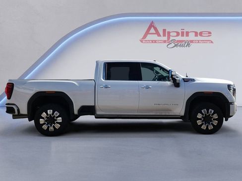Used 2025 GMC Sierra 2500 Denali w/ Denali Reserve Package AWD/4WD image 6