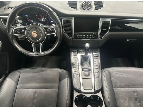Used 2018 Porsche Macan image 21