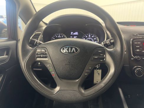 Used 2018 Kia Forte LX image 17