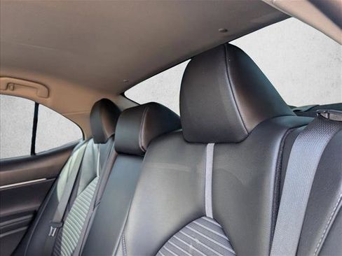 Used 2021 Toyota Camry SE image 17