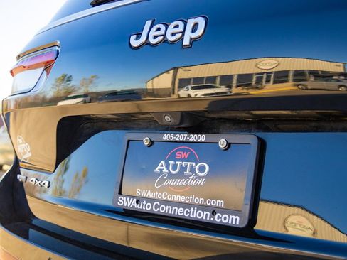 Used 2021 Jeep Grand Cherokee L Limited AWD/4WD image 12