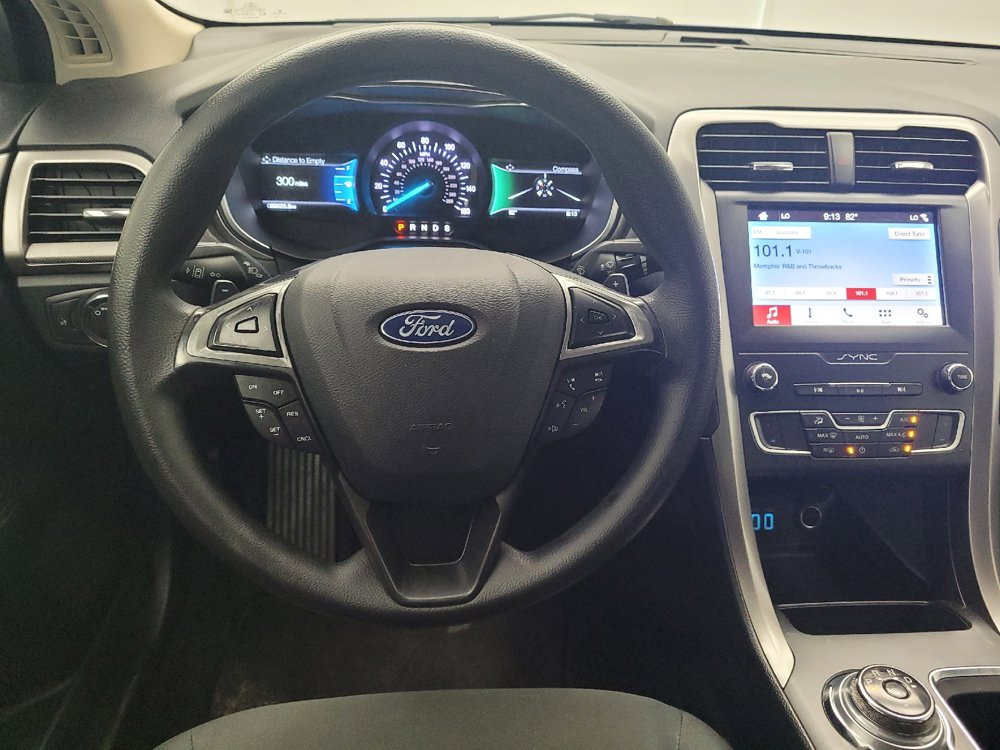 Used 2019 Ford Fusion SE FWD image 22