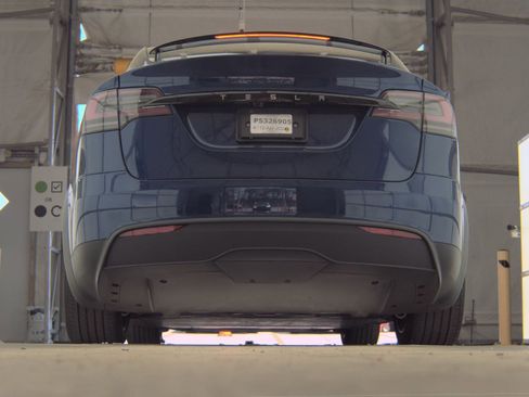 Used 2024 Tesla Model X image 8