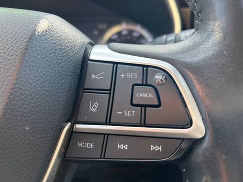 Used 2022 Toyota Highlander Limited image 24