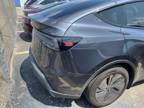 Used 2026 Tesla Model Y 2WD image 13