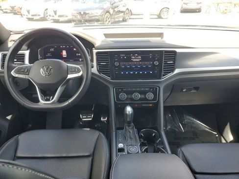 Used 2022 Volkswagen Atlas Cross Sport SEL R-Line AWD/4WD image 14