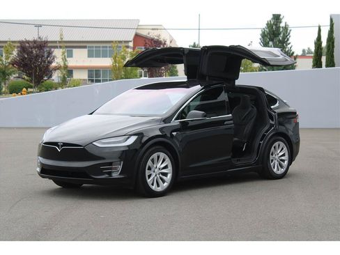 Used 2018 Tesla Model X 100D AWD/4WD image 11