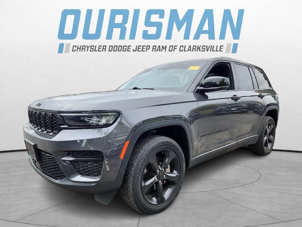 Used 2023 Jeep Grand Cherokee Altitude AWD/4WD image 3