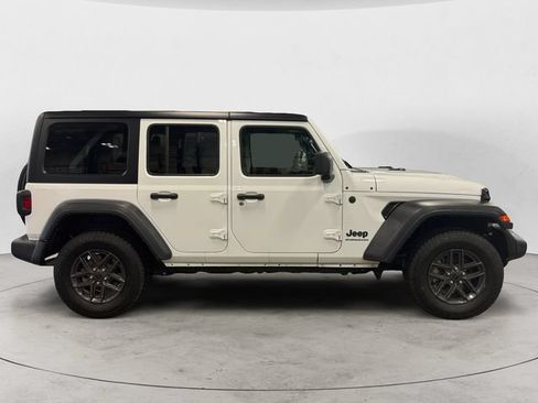 Used 2024 Jeep Wrangler Unlimited Sport AWD/4WD image 3