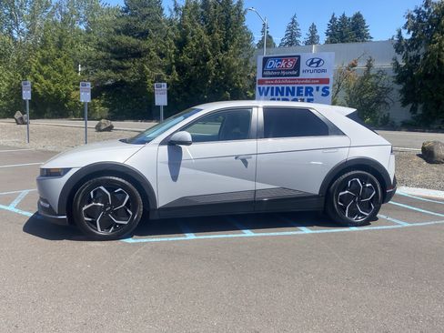 Certified 2024 Hyundai Ioniq 5 SEL RWD image 2