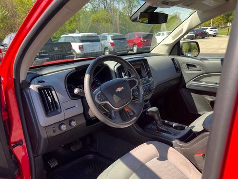 Used 2019 Chevrolet Colorado W/T w/ WT Convenience Package AWD/4WD image 14