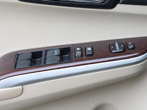 Used 2012 Toyota Camry XLE image 13