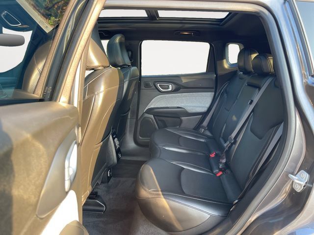 Used 2023 Jeep Compass Latitude w/ Sun and Sound Group AWD/4WD image 13