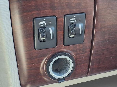 Used 2011 Toyota Sienna XLE image 9