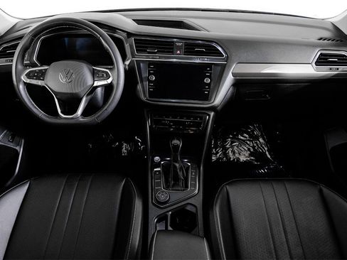 Used 2022 Volkswagen Tiguan SE image 13