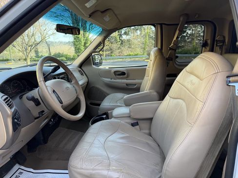 Used 1999 Ford F150 Lariat image 12
