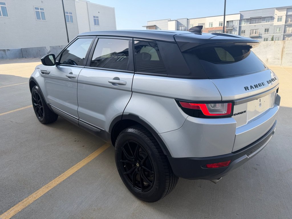Used 2018 Land Rover Range Rover Evoque SE AWD/4WD image 5