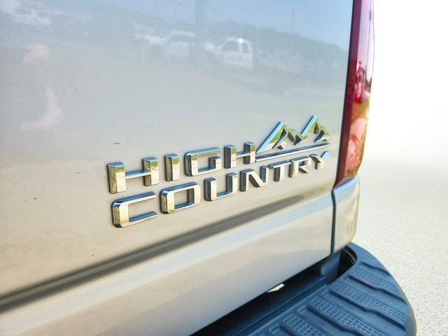 Used 2020 Chevrolet Silverado 2500 High Country AWD/4WD image 32