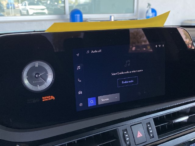 Used 2025 Lexus ES 300h w/ Premium Package FWD image 23