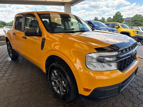 Used 2022 Ford Maverick XLT FWD image 4