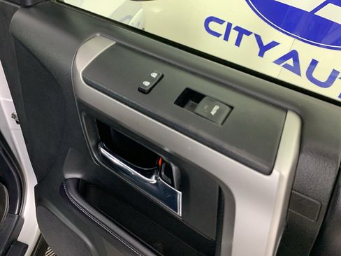 Used 2018 Toyota 4Runner SR5 image 39