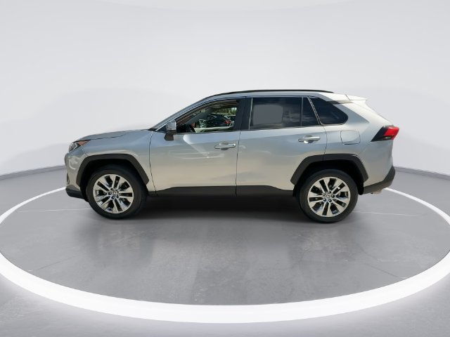 Used 2021 Toyota RAV4 XLE Premium FWD image 5