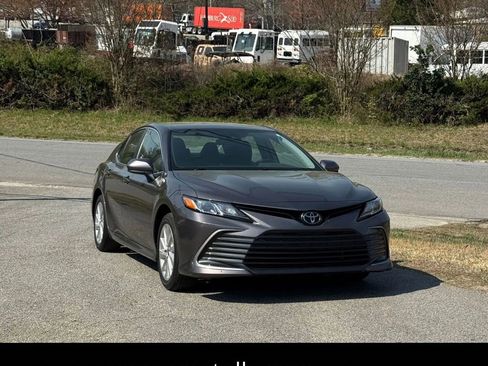Used 2023 Toyota Camry LE FWD image 1