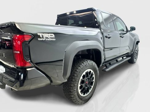 Used 2026 Toyota Tacoma TRD Off-Road w/ TRD Off Road Upgrade Package AWD/4WD image 13