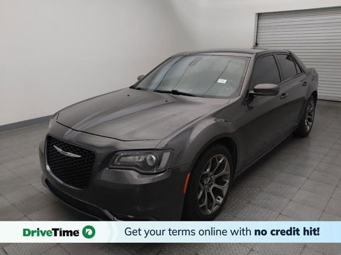 Used 2018 Chrysler 300 S image 1